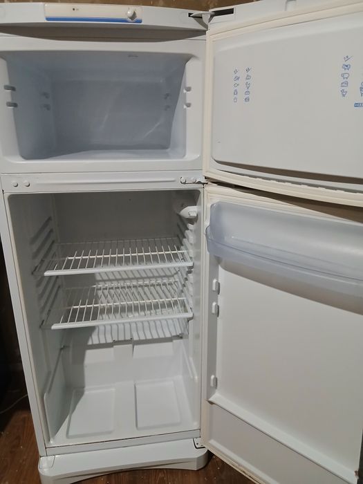 Холодилник  Indesit