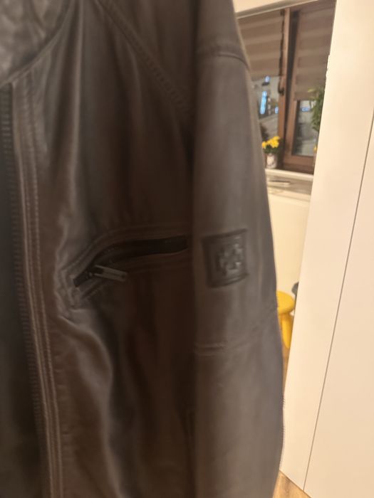 OFERTA//OFERTA vand geaca de piele STRELLSON