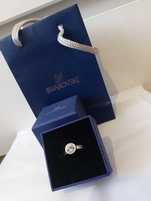 Inel cu piatra stil de logodna in cutie cu punga cadou Swarovski