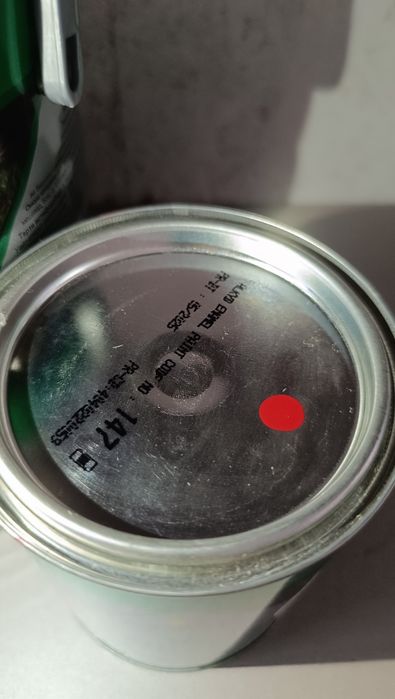 Продам краски лаки и растворители