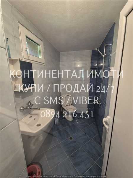 кодл 63060. Триетажна тухлена вила близнак 200м2 с обособен двор 350м2