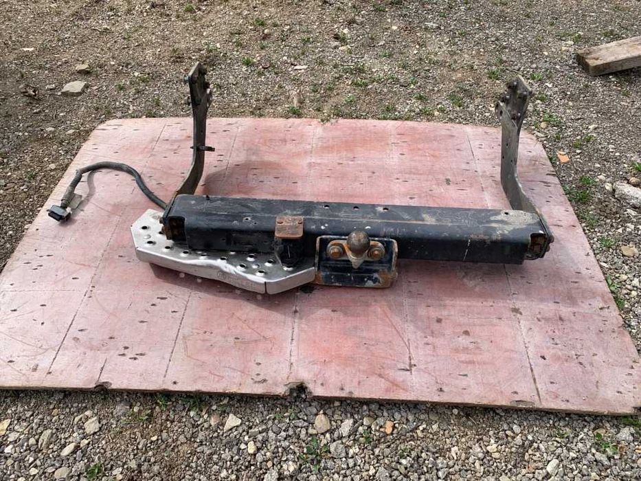 Оригинален теглич за бус/камион Iveco/Ивеко Daily + СТЪПЕНКА