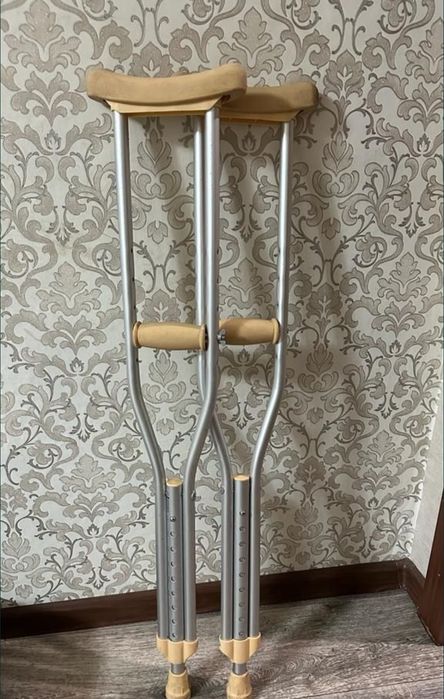 Прокат.Инвалидная коляска,костыли, ходунки  .