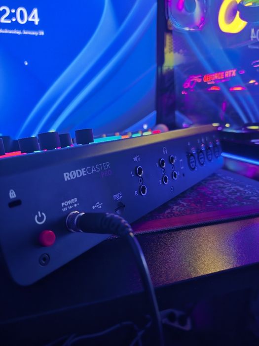 RØDECaster Pro – Consolă Podcast/Streaming