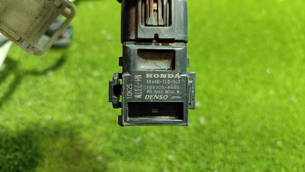 SENZORI PARCARE FATA HONDA ACCORD 8 2.0 BENZINA 2009 / SEDAN COD OEM 39680-TL0-G01 / 188300-6530 / 2008-2011