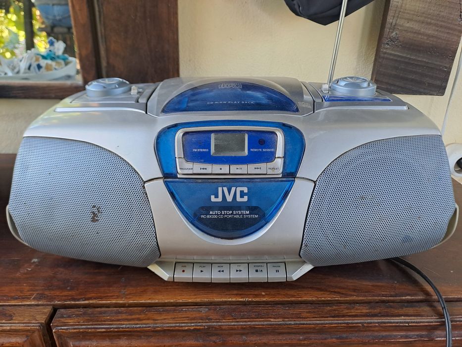 Radiocasetofon cu CD JVC RC-BX330 (pentru Radio / Piese)