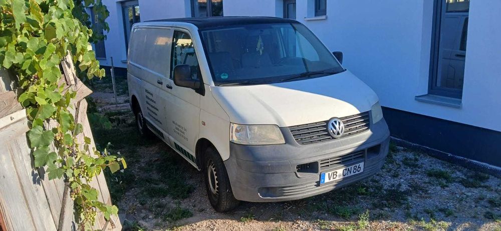 Vând Volkswagen T5 autoturism