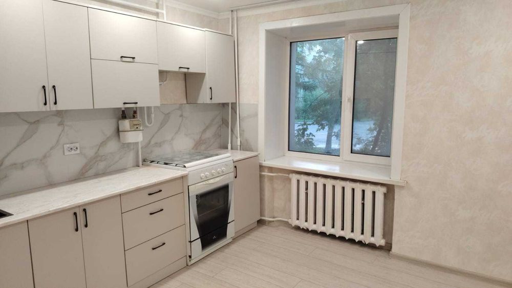 Продам 2 ком квартиру район Драм театра