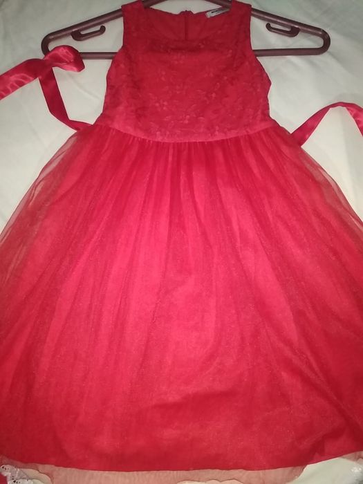 Платье на девочку возраст 6-7 лет!