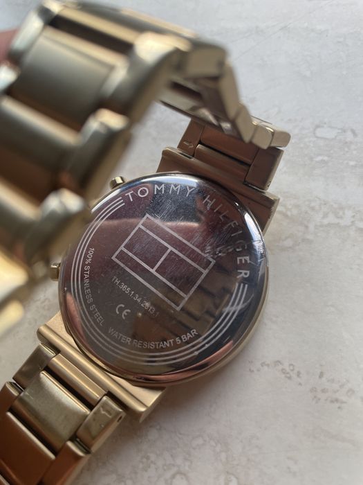 Ceas Tommy Hilfiger Auriu