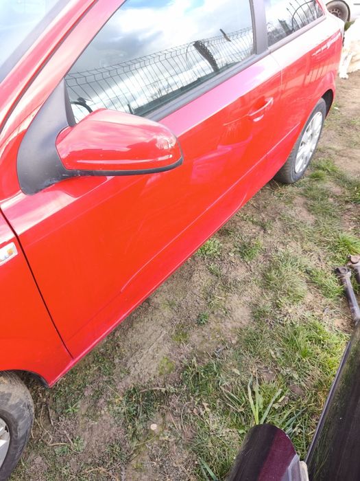 Vând ușă stânga și dreapta Opel Astra H GTC