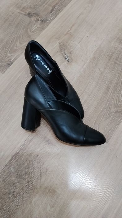 Женские туфли 38 р. 70 000 т.с