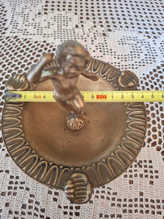 Масивен античен бронзов пепелник