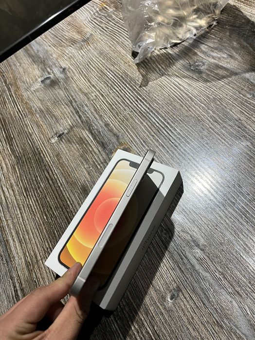 iPhone 12 dakument karobka ideal