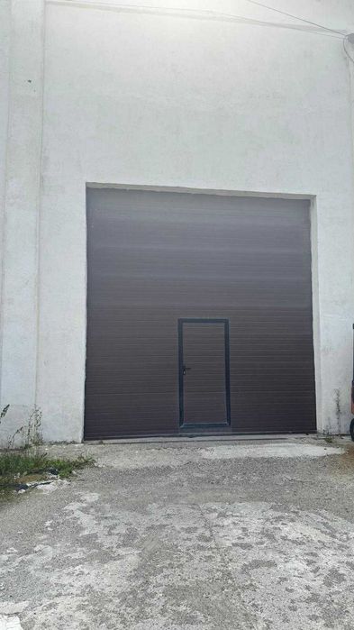 DE ÎNCHIRIAT HALĂ INDUSTRIALĂ | ROZNOV | CURTE VINCA