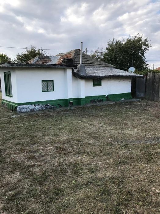 Teren 803mp + Casa batraneasca