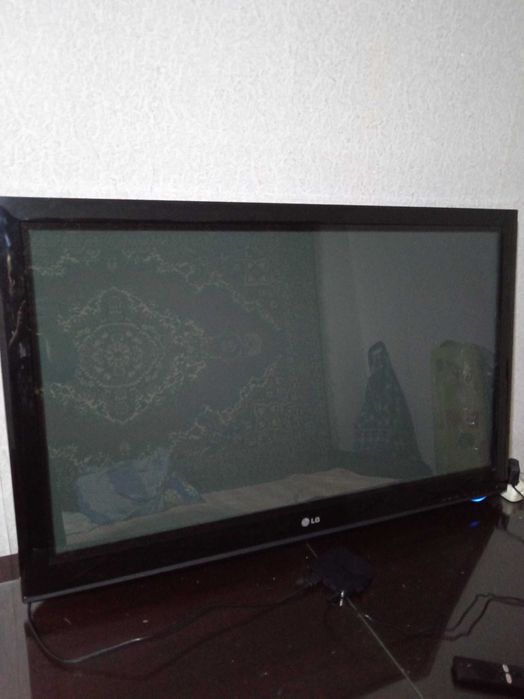 Телевизор LG 42 диагональ