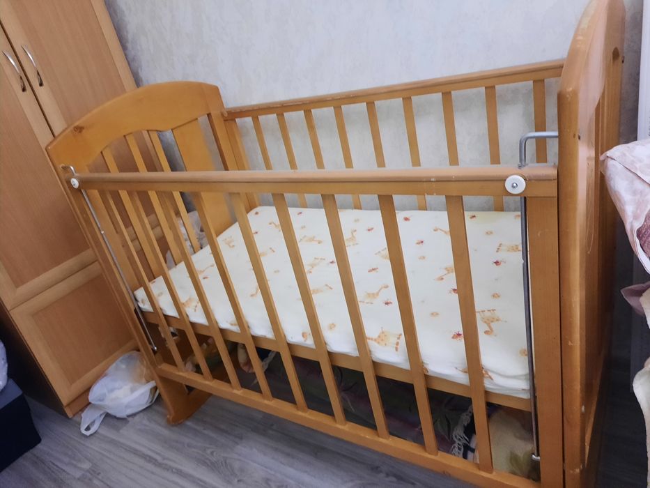 продам  детскую  кровать