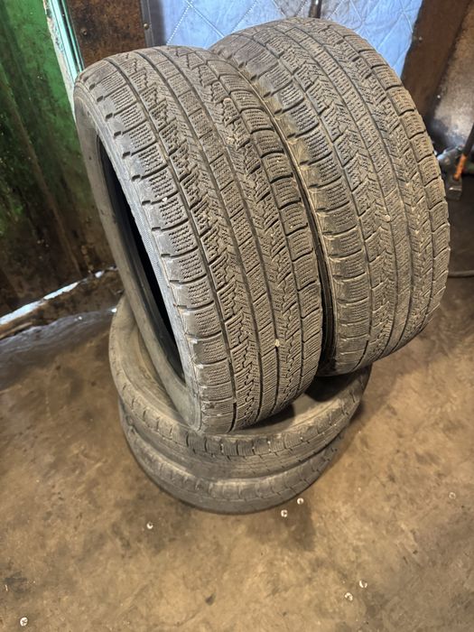 Продам комплект резины 185/60R14