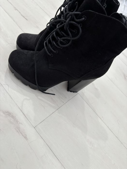 Продам ботильоны новые