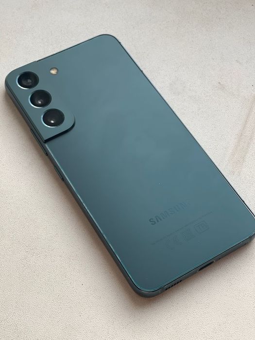Samsung s22 8/256