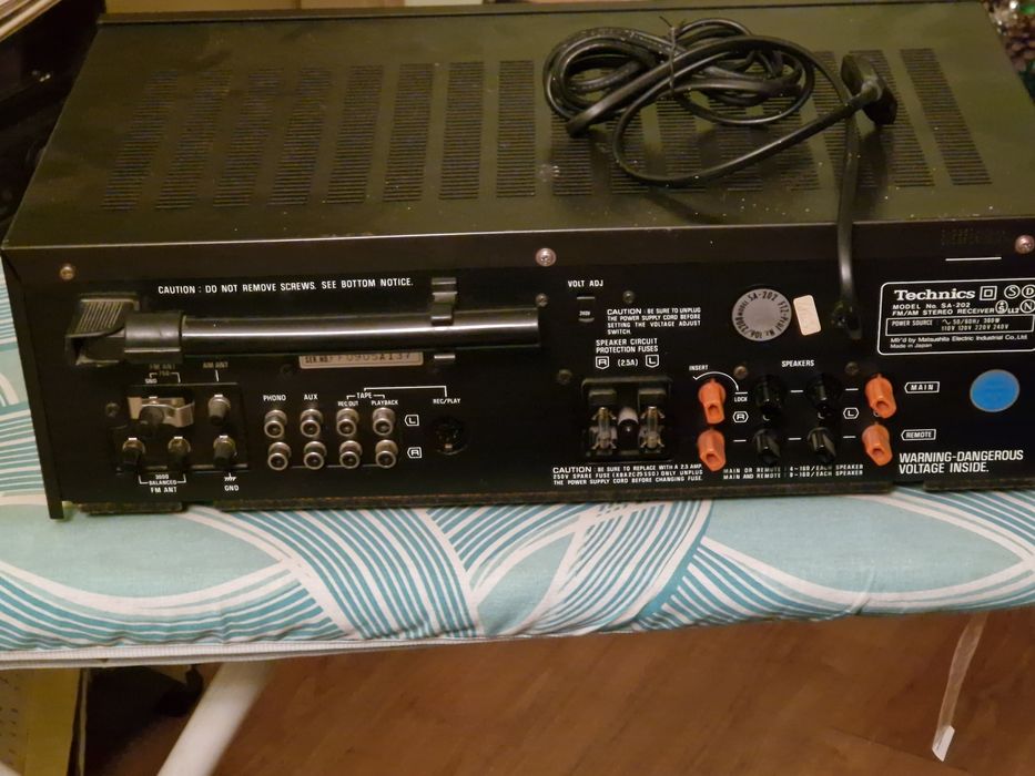 Красив ресивър Техникс, сглобен в Япония