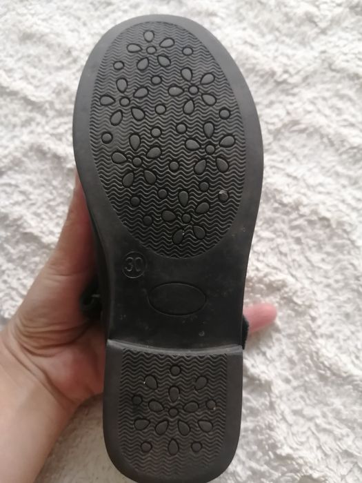 Продам туфли для девочки