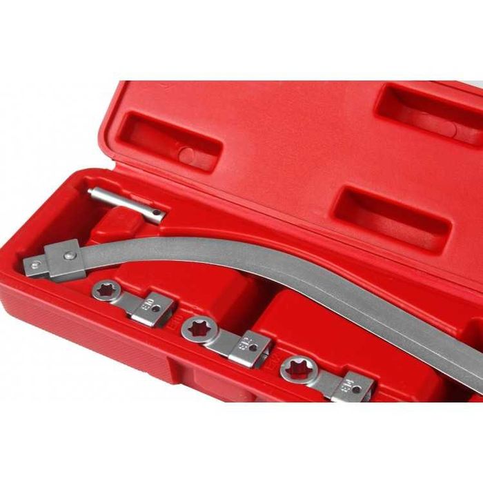 НЕМСКИ Ключ За Ремъчни Ролки Със Сменяеми Накрайници + ЛЕД ФЕНЕР