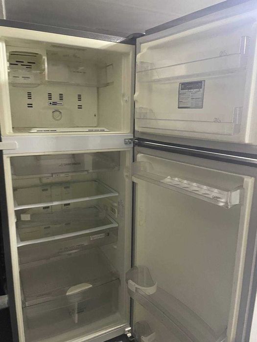 Продается Холодильник Whirlpool 405л в хорошем состоянии