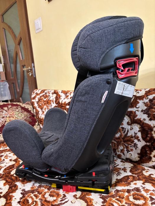 Vand scaun auto pentru copil cu isofix