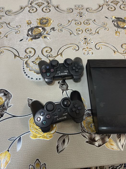 Sony Playstation 3 super slim sotiladi 2 ta bor 500Gb ligidan