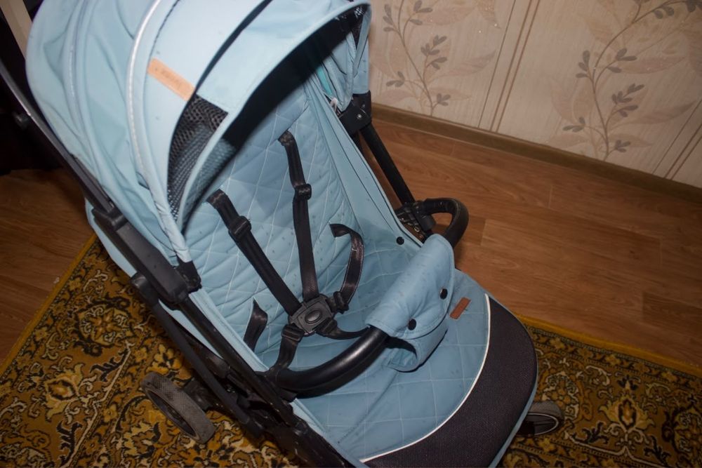 Продам коляску фирма Lunes
