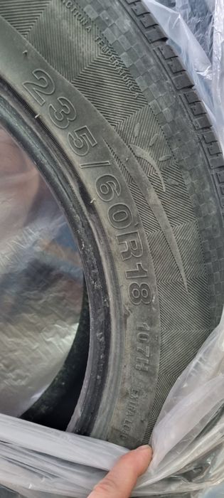 Продам шины 235/60/18 летние