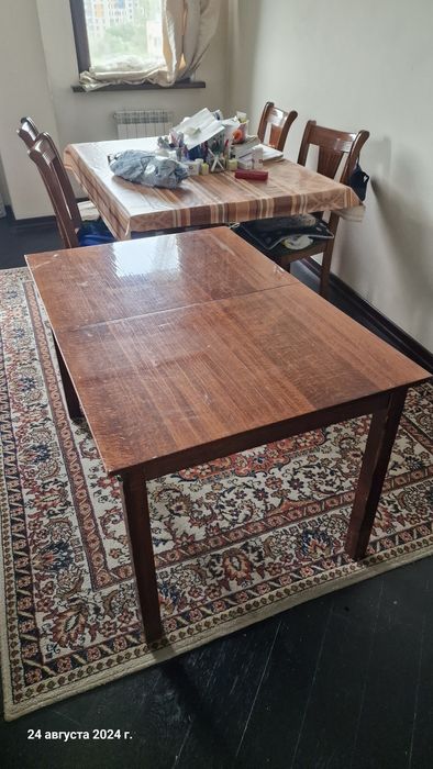 Продам обеденный стол