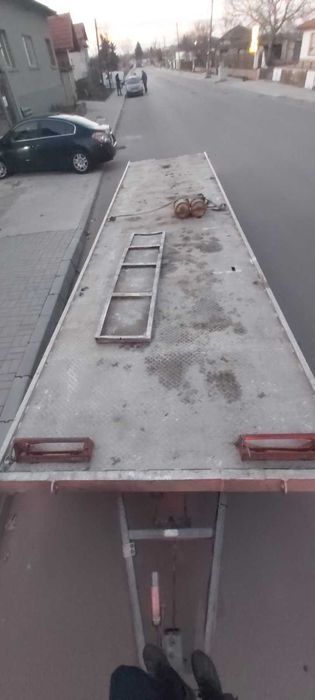 Продавам платформа