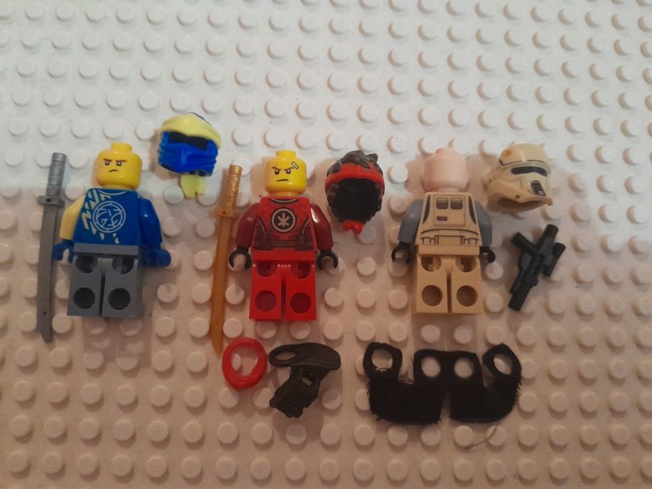 Продам фигурки лего оригинал