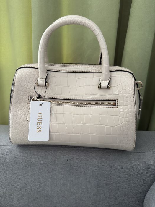 Бежова Чанта Guess