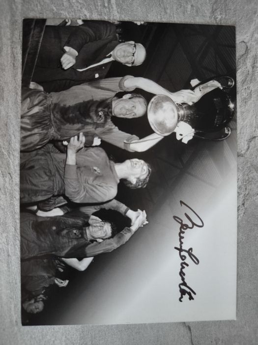 Автограф на сър Боби Чарлтън