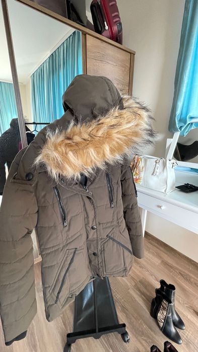 Guess дамско зимно яке