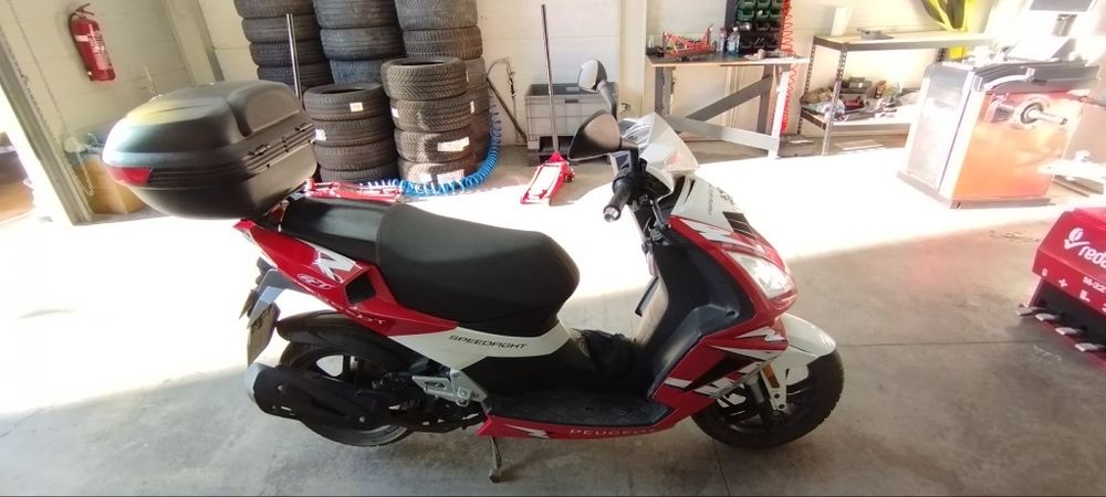 Скутер Peugeot Speedfight 3