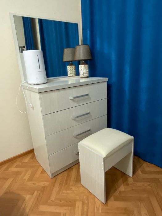 Комод с зерколом