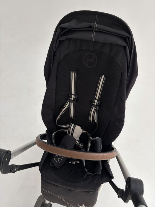 Продам коляску cybex