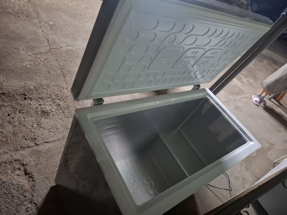 Продам морозильник