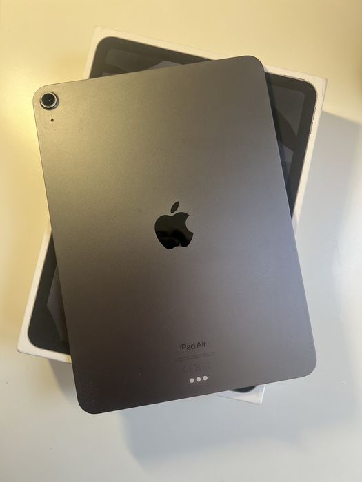 Apple iPad Air 5 10.9” 64GB