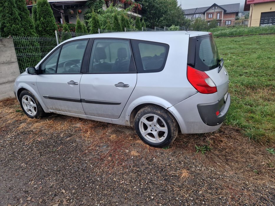 Dezmembrez renault scenic 5 si 7 locuri