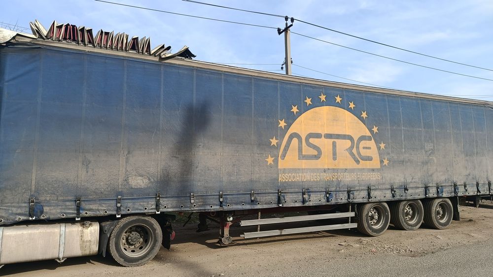 Продам полуприцеп.прицеп.тент
