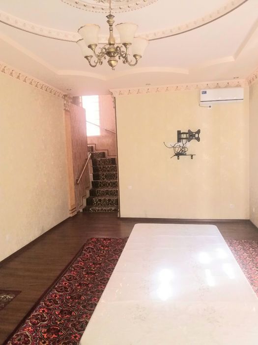 Мирзо Улугбекский район Чингельди угловой дом 2-этажный 6-сотых 8-комн