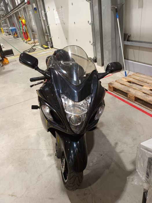 Vând schimb Suzuki Hayabusa