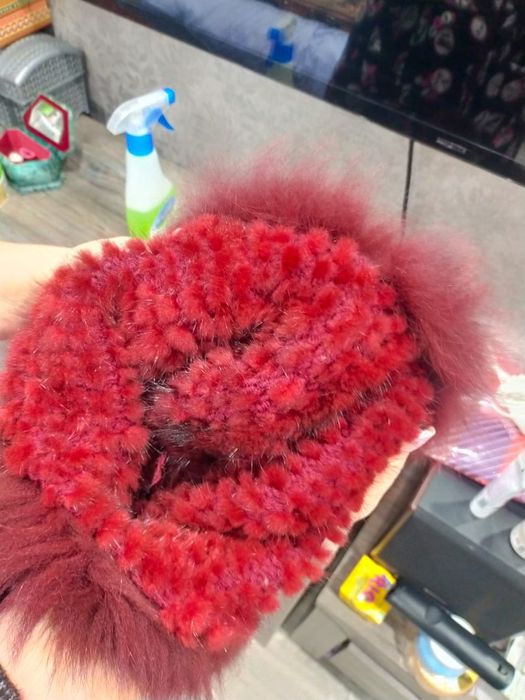 Шапка норка вязанная с бубонами