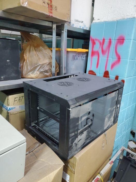 Продам серверный шкаф